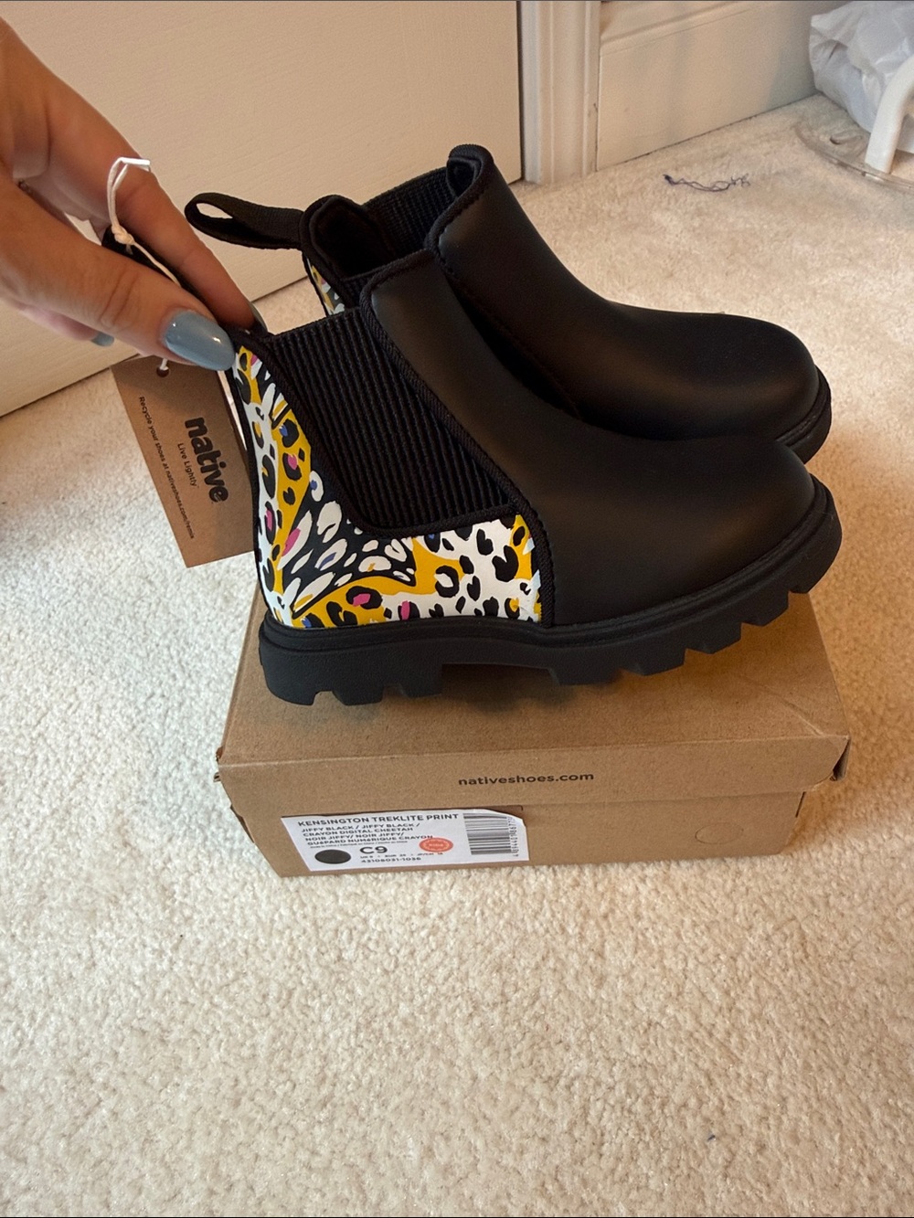 New in box Native Kensington Boots